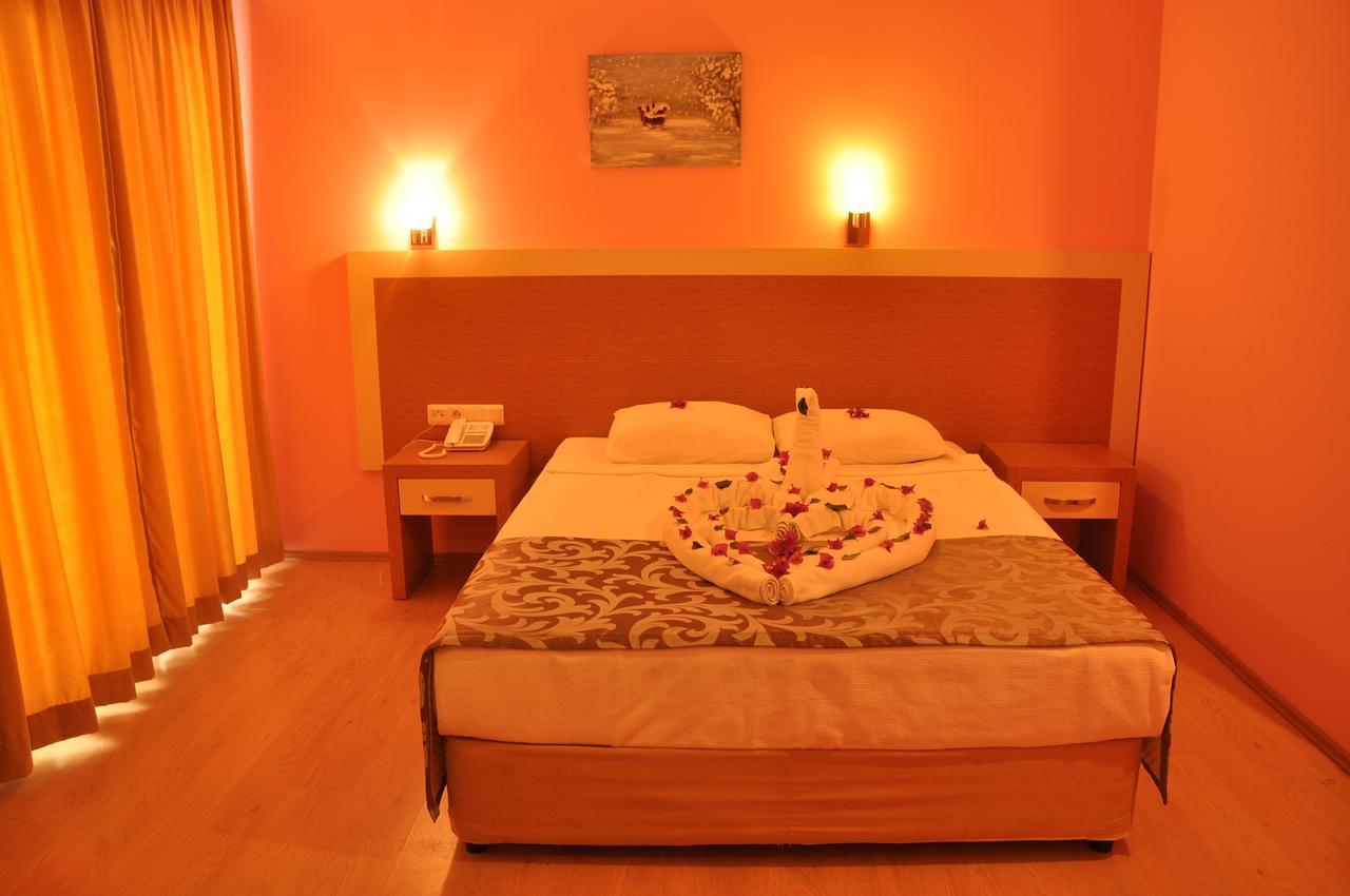 Grand Ati̇Lla Hotel Alanya Exterior photo